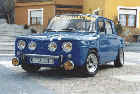 Renault 8 TS tambin de Vctor en fase de restauracin.